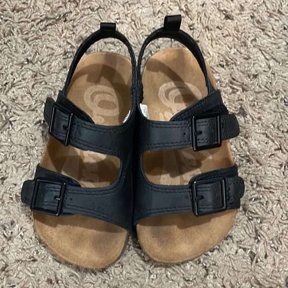 Barely worn OshKosh toddler sandals - Picture 3 of 8